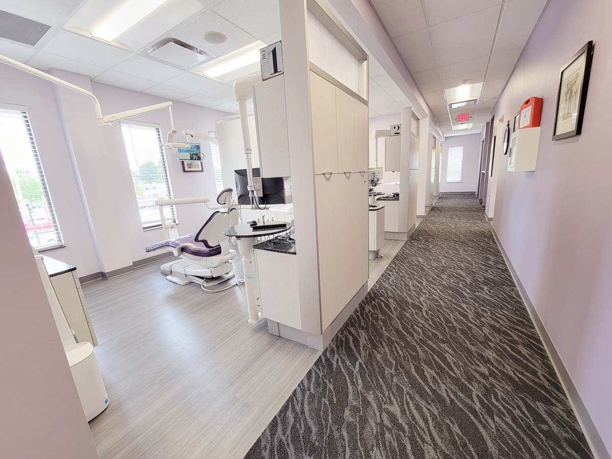 down hall - Strohmeyer Dental